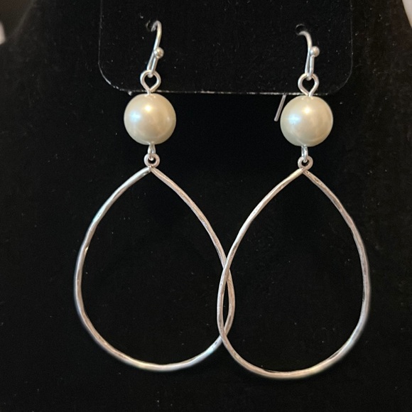 Jewelry - Silver Tear Drop Dangles with Pearl Accent
